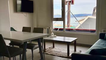 Loft, Mountain View (33) | Living area | 40-inch Smart TV with cable channels, Netflix, pay movies