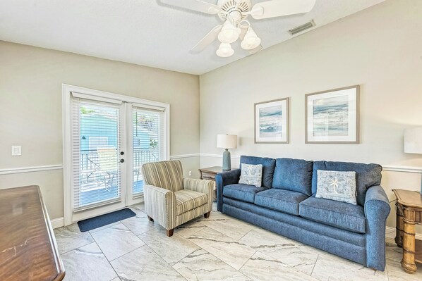 Apartment (2 Bedrooms) | Interior - Relax Poolside, Walk to Shore! Holmes Beach Condo (Holmes Beach)