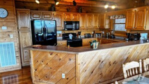 Unclassified image, 2 of 44, button - Mountain Attitude - Retreat Near Pigeon Forge (Sevierville)