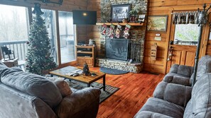 Smart TV, fireplace, video games - Mountain Attitude - Retreat Near Pigeon Forge (Sevierville)
