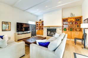 House (3 Bedrooms) | Interior - 2 Mi to Beaches! Spacious Family Gem in Siesta Key (Siesta Key)