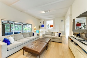 House (3 Bedrooms) | Interior - 2 Mi to Beaches! Spacious Family Gem in Siesta Key (Siesta Key)