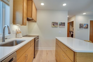 Apartment (1 Bedroom) | Interior - < 1 Mi to Carleton College: Wfh-friendly Apartment (Northfield)