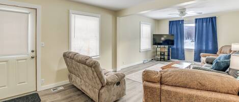 House (3 Bedrooms) | Interior