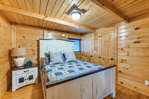 House (2 Bedrooms) | Interior - Explore Mammoth Cave: Cabin w/ Fire Pit & Grill! (Cub Run)