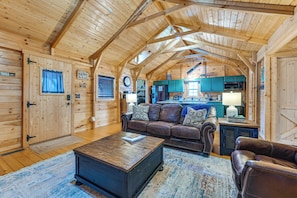 Interior - Explore Mammoth Cave: Cabin w/ Fire Pit & Grill! (Cub Run)