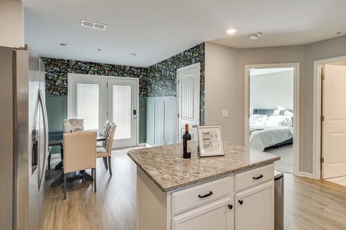 Quiet & Comfy Spring Hill Townhome w/ WFH Setup