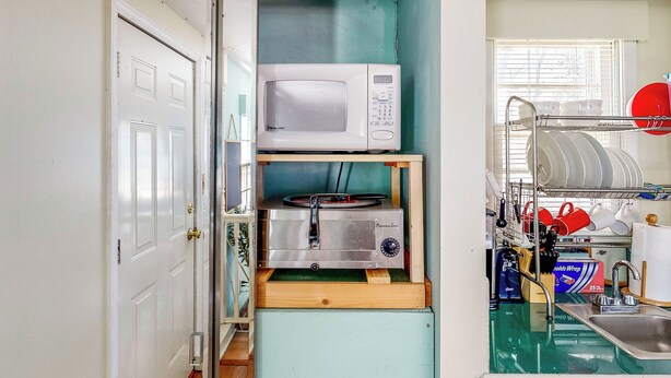 Interior - Quiet Studio Backed By Woods, Dog-friendly Yard (Fort Valley)