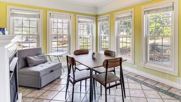 Rumah (4 Bedrooms) | Interior