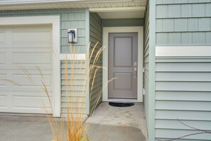 House (3 Bedrooms) | Interior - Walk to The Plains Golf Course: Getaway in Cheney! (Cheney)