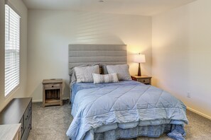 Interior - 8 Mi to Strip! Modern Townhome in South Vegas (Las Vegas)