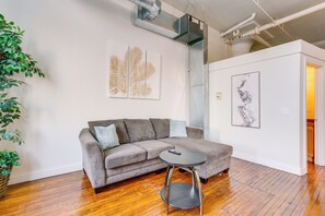 Apartment (1 Bedroom) | Interior - Steps to Riverwalk! City-view Condo in Corktown (Detroit)