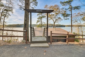 House (3 Bedrooms) | Interior - Family-friendly Lakefront Gem w/ Dock in Talladega (Talladega)