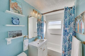 House (3 Bedrooms) | Interior - Pool Paradise! Port Charlotte Home Near Beach (Port Charlotte)