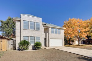 House (5 Bedrooms) | Interior - 4 Mi to Six Flags: Family Retreat in San Antonio! (San Antonio)