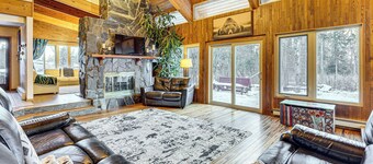 Hike, Ski & Soak! Spacious Anchorage Getaway