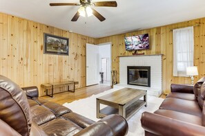 House (4 Bedrooms) | Interior - Creekside Home w/ Hot Tub, 3 Mi to Dtwn Gatlinburg (Gatlinburg)