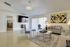 บ้านพัก (3 Bedrooms) | ด้านหน้าที่พัก