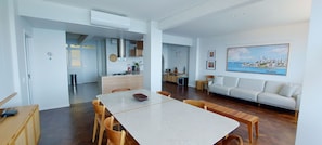 Deluxe Apartment | Living area