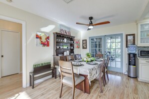 House (4 Bedrooms) | Interior - Outdoor Kitchen & Gaming Garage: Bradenton Retreat (Bradenton)