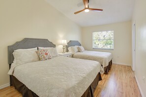 House (4 Bedrooms) | Interior - Outdoor Kitchen & Gaming Garage: Bradenton Retreat (Bradenton)