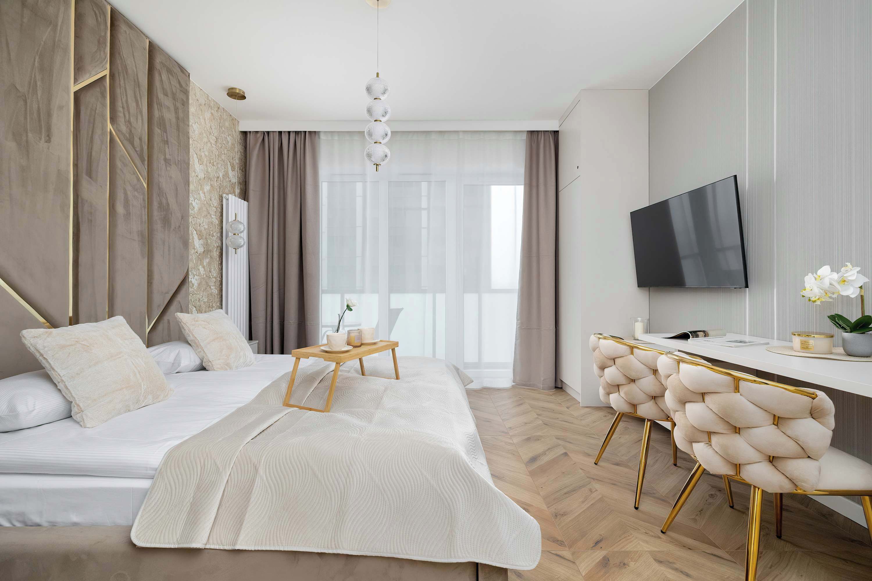 Iron/ironing board, travel cot, WiFi, bed sheets