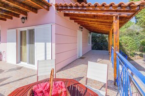 Terrace/patio - Sea Breeze Garden Maisonette - Porto Rafti by ΜΡS (Porto Rafti)