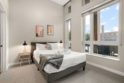 CozySuites in Marquee 2BR 1BA with pool & gym