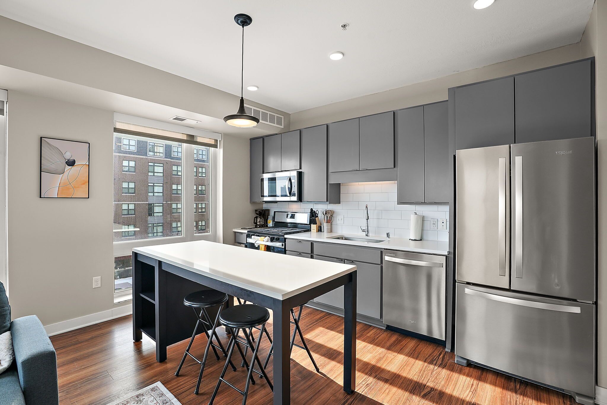 Frigorífic, microones, forn i placa de cuina 