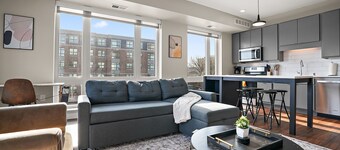 CozySuites in Marquee 2BR 2BA w/ pool & gym