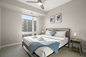 2 chambres, fer et planche à repasser, Wi-Fi, draps fournis