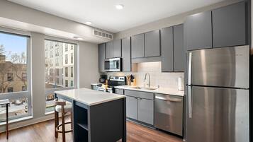 Fridge, microwave, oven, stovetop