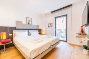 Bügeleisen/Bügelbrett, Reisekinderbett