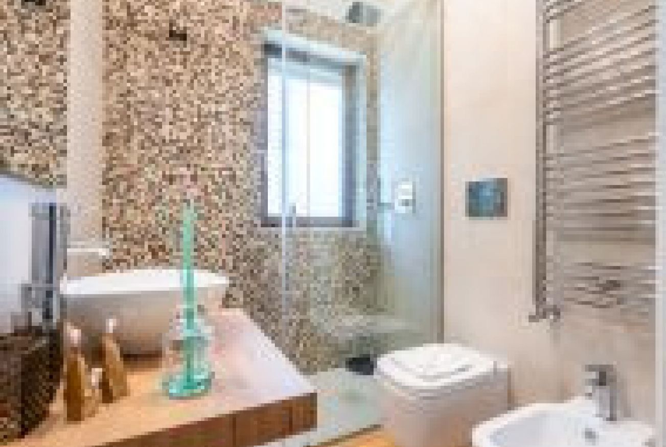 Dusche, Bidet, Handtücher