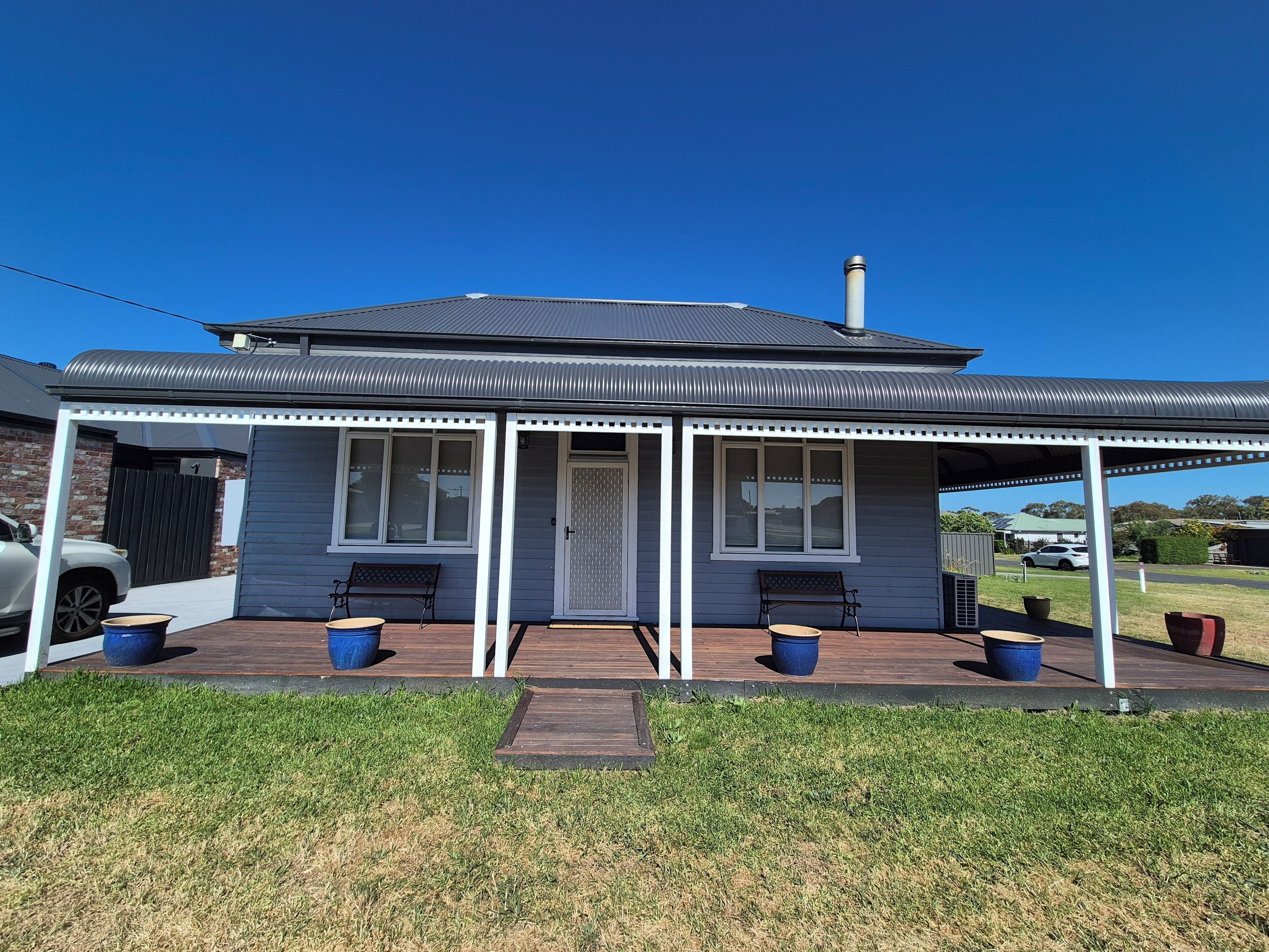 المنشأة من الخارج