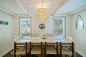 Dining - Great in-town Lewes location!  132 S Washington (Lewes)