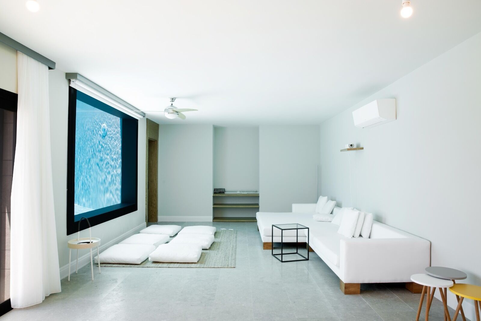 TV connectée de 55 pouces avec chaînes par satellite