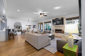 TV - Waterfront | Dock & Patio | Firepit | PingPong! (New Braunfels)