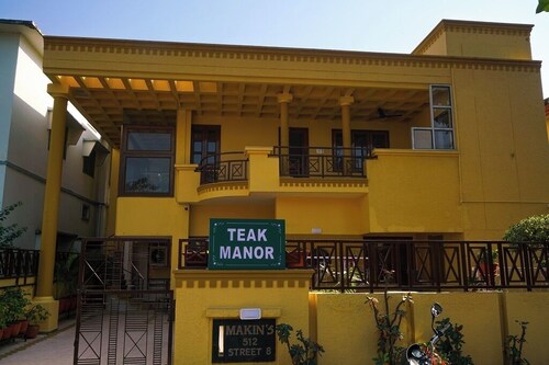 Teak Manor is situated at 
heart of the city.