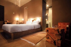 Iron/ironing board, travel cot, WiFi, bed sheets - 5 bedroom luxury villa located in grounds of luxury Resort Hotel (Marrakech)