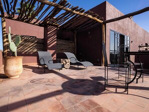 Outdoor dining - 8 bedroom villa located in grounds of resort hotel (Marrakech)