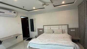 Double Room | Free WiFi