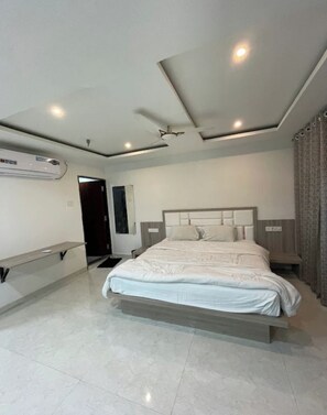 Double Room | Free WiFi - Hotel KM (Chhindwara)