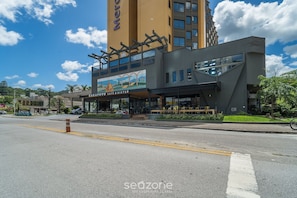 Exterior - Apt em Cond c/ piscina aquecida em Floripa CUR0716 (Florianópolis)
