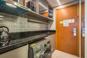 Private kitchen - Apt em Cond c/ piscina aquecida em Floripa CUR0716 (Florianópolis)