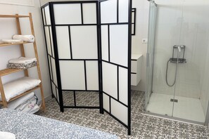 Comfort appartement, terras | Badkamer | Een haardroger