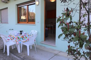 Apartment, 1 Schlafzimmer, Terrasse | Speisen