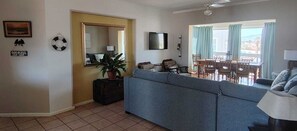 Living area - Adorable 3-bedroom apartment in enchanting Strand near the beach (Strand)