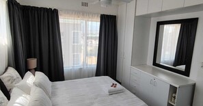 3 chambres, fer et planche à repasser, Wi-Fi, draps fournis