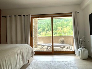 5 soverom, strykejern/-brett, wi-fi (inkludert) og sengetøy